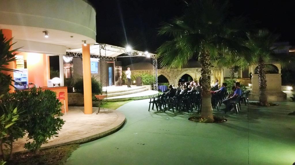 Hotel Club Koine Otranto Bagian luar foto