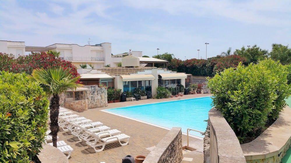 Hotel Club Koine Otranto Bagian luar foto