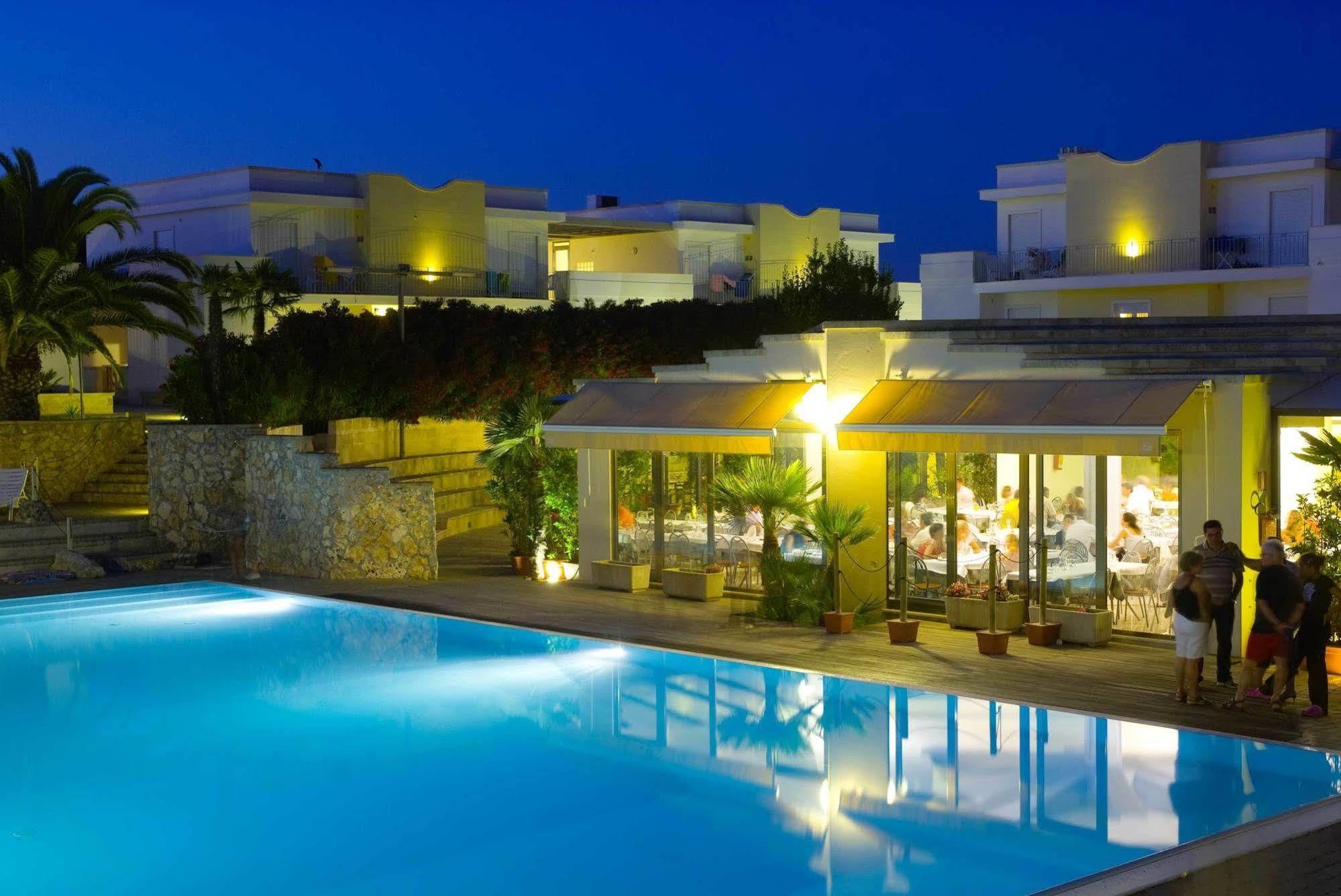Hotel Club Koine Otranto Bagian luar foto