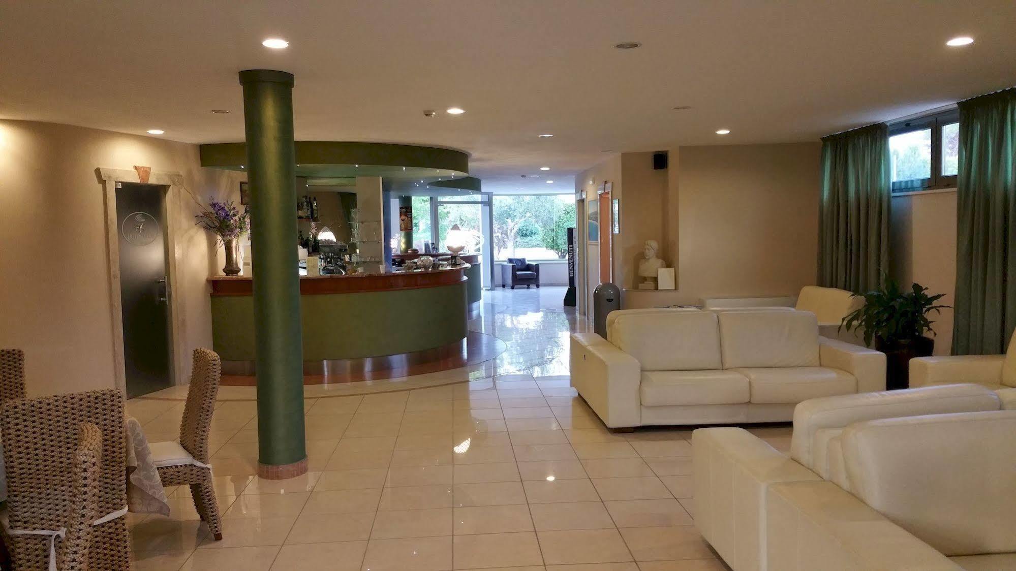 Hotel Club Koine Otranto Bagian luar foto