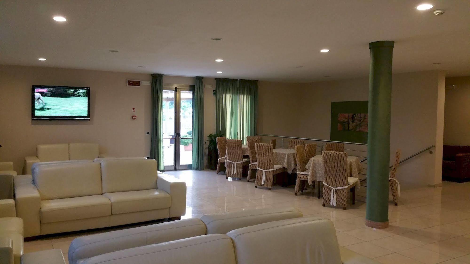 Hotel Club Koine Otranto Bagian luar foto