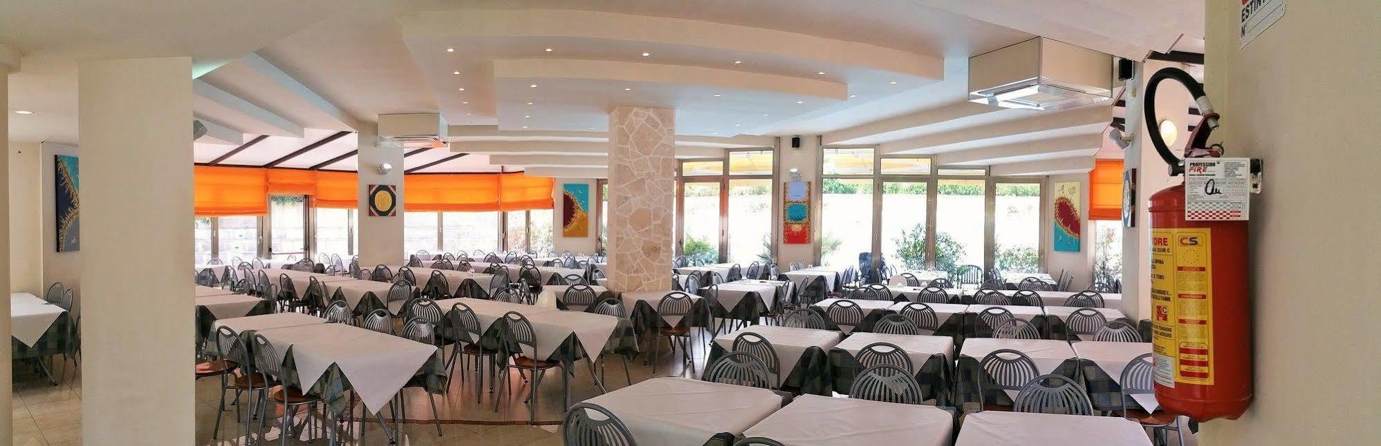 Hotel Club Koine Otranto Bagian luar foto